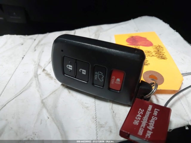 2T3RFREVXJW728629 Toyota Rav4 Adventure