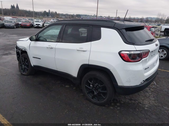 Jeep Compass Latitude 4x4 2024 3C4NJDBN4RT166945 Image 3