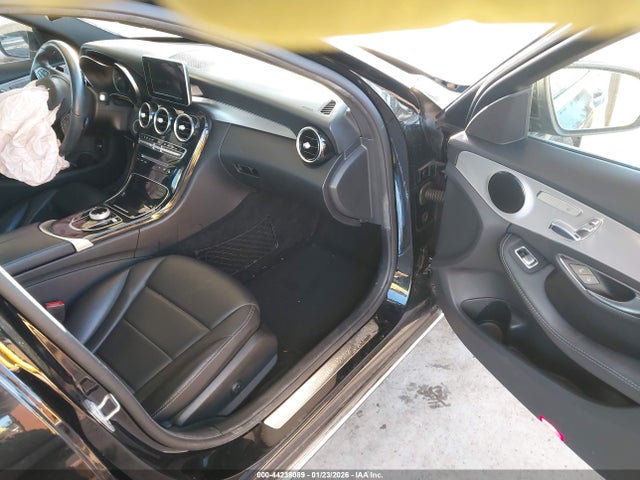 55SWF4KB5JU243853 Mercedes-Benz C 300 4matic
