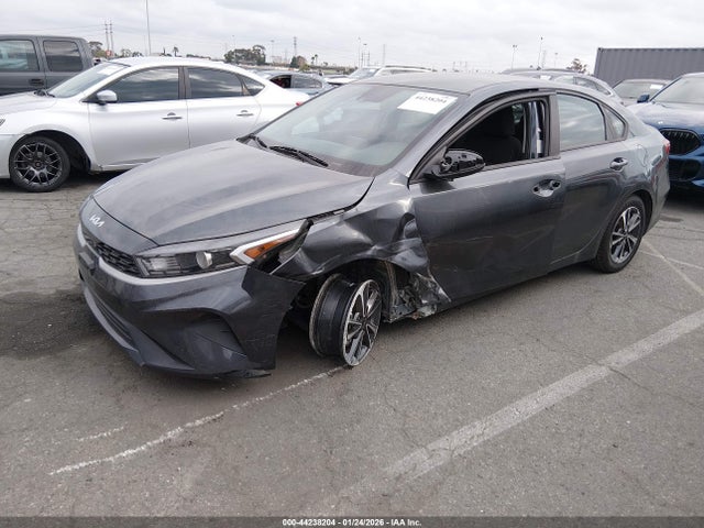 KIA Forte Lxs 2023 3KPF24AD1PE567784 Image 2
