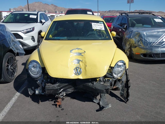 44238244 :رقم المزاد ، 3VWJX7AT4DM687906 vin ، 2013 Volkswagen Beetle 2.5l مزاد بيع