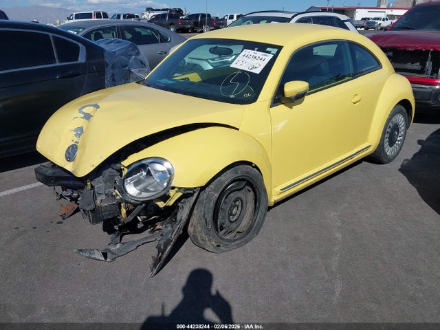 44238244 :رقم المزاد ، 3VWJX7AT4DM687906 vin ، 2013 Volkswagen Beetle 2.5l مزاد بيع