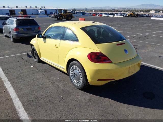44238244 :رقم المزاد ، 3VWJX7AT4DM687906 vin ، 2013 Volkswagen Beetle 2.5l مزاد بيع