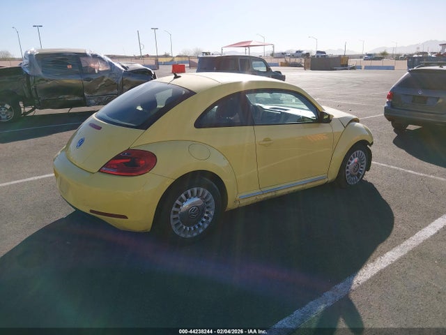 44238244 :رقم المزاد ، 3VWJX7AT4DM687906 vin ، 2013 Volkswagen Beetle 2.5l مزاد بيع