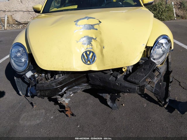 44238244 :رقم المزاد ، 3VWJX7AT4DM687906 vin ، 2013 Volkswagen Beetle 2.5l مزاد بيع
