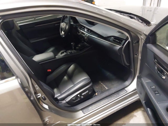 44238250 :رقم المزاد ، JTHBK1GG4F2175312 vin ، 2015 Lexus Es 350 مزاد بيع