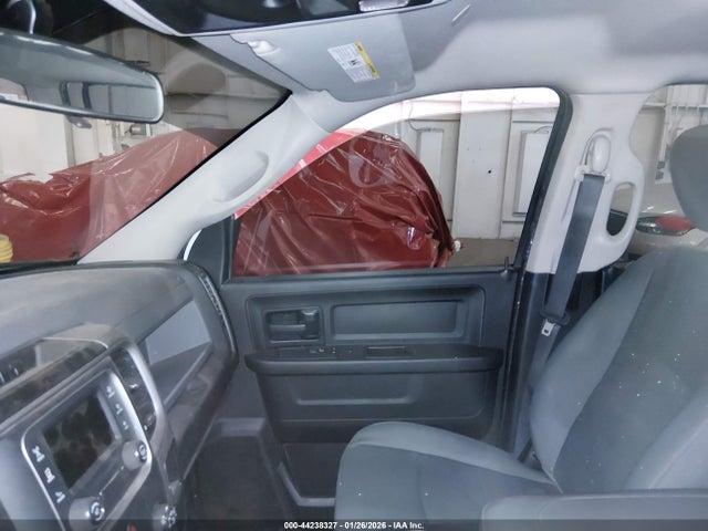 2018 RAM 1500 3C6RR6KG2JG230072 Photo 4