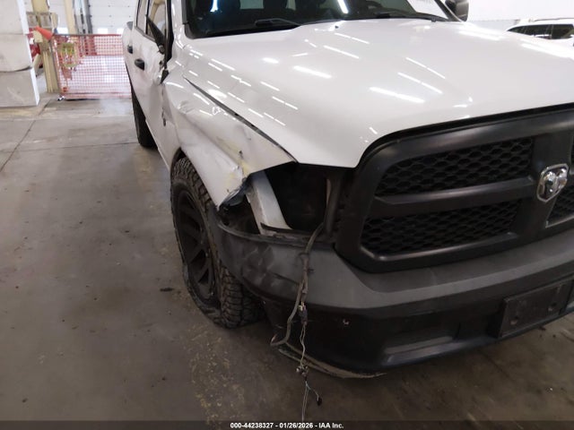 2018 RAM 1500 3C6RR6KG2JG230072 Photo 5
