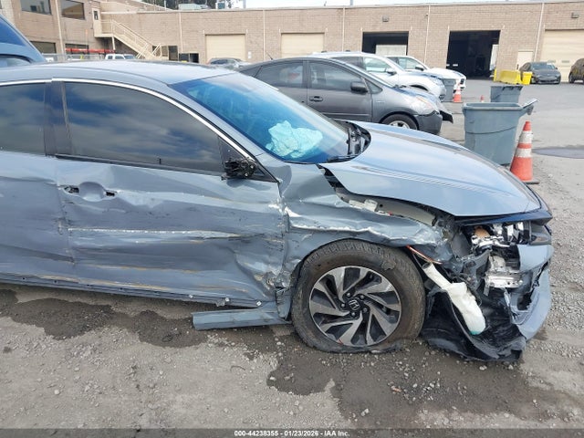 SHHFK7H37KU422183 Honda Civic Lx