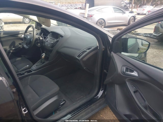 1FADP3F26GL271991 Ford FOCUS SE