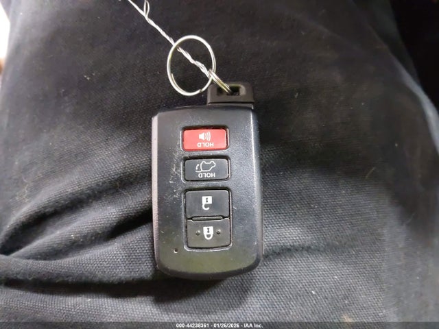 Toyota Rav4 Xle 2018 JTMRFREV7JD254927 Image 11