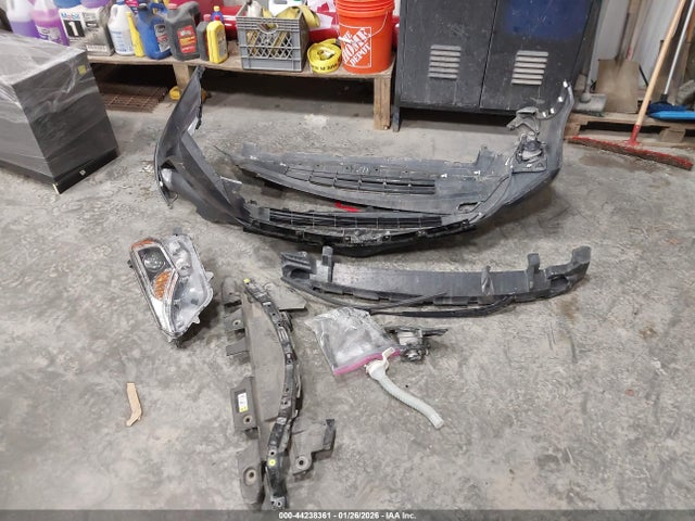 Toyota Rav4 Xle 2018 JTMRFREV7JD254927 Image 12