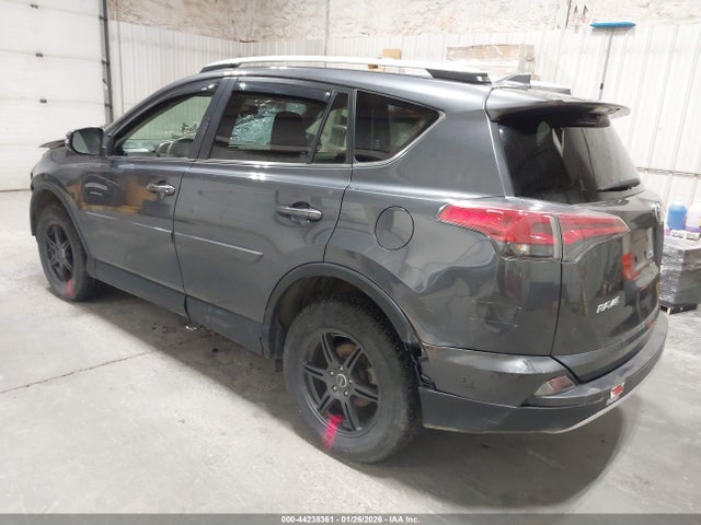 Toyota Rav4 Xle 2018 JTMRFREV7JD254927 Image 3
