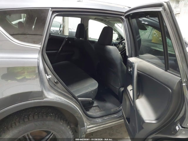 Toyota Rav4 Xle 2018 JTMRFREV7JD254927 Image 8