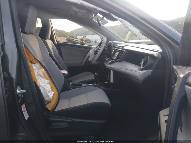 2018 TOYOTA RAV4 JTMWFREVXJJ729619 Photo 4