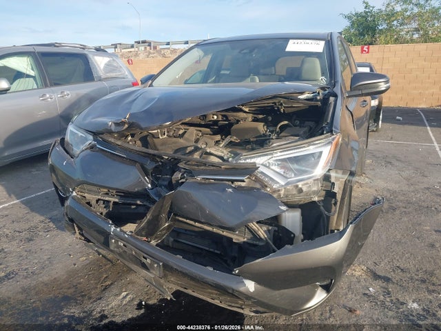 2018 TOYOTA RAV4 JTMWFREVXJJ729619 Photo 5