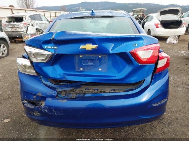 1G1BE5SM1J7143693 Chevrolet Cruze Lt Auto
