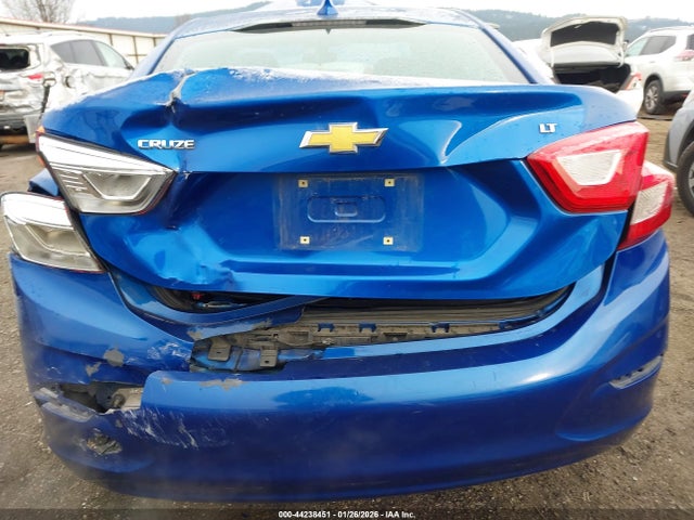 1G1BE5SM1J7143693 Chevrolet Cruze Lt Auto