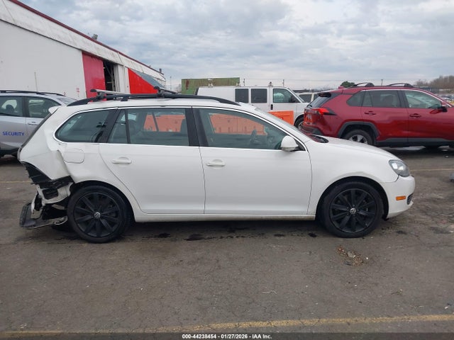 3VWPL7AJ8EM607416 Volkswagen Jetta Sportwagen 2.0l Tdi
