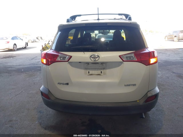 Toyota Rav4 Limited 2015 JTMYFREV4FJ039249 Image 16