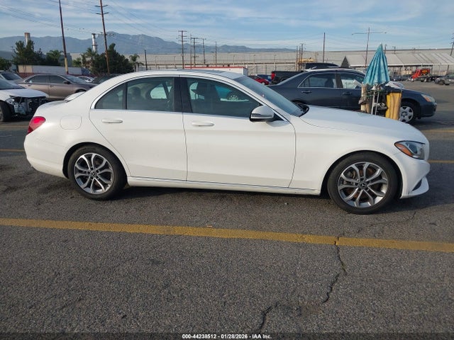 55SWF4JB8JU240219 Mercedes-Benz C 300