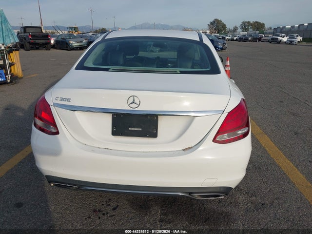 55SWF4JB8JU240219 Mercedes-Benz C 300