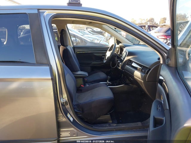 2020 MITSUBISHI OUTLANDER JA4AD2A32LZ003988 Photo 4