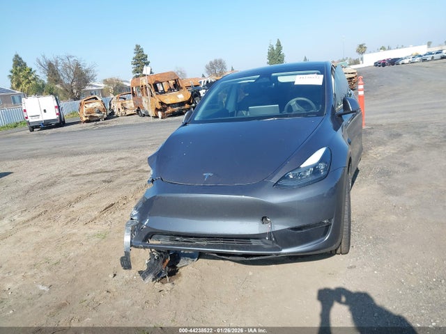 Продажа на аукционе авто 2023 Tesla Model Y Awd/long Range Dual Motor All-wheel Drive, vin: 7SAYGDEE2PF896326, номер лота: 44238522