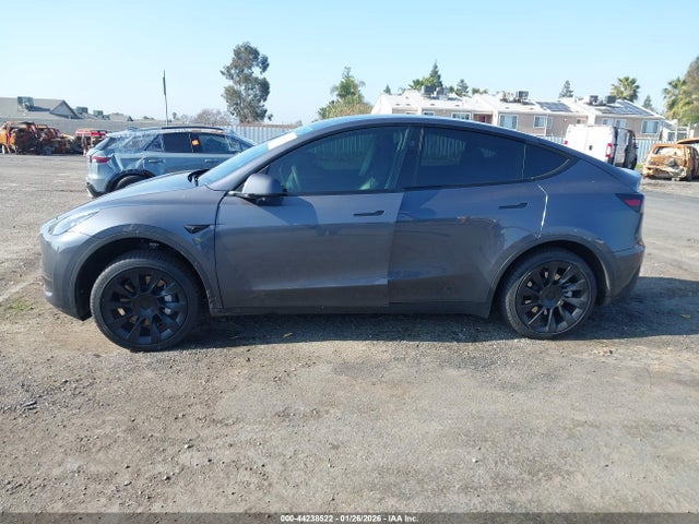 Продажа на аукционе авто 2023 Tesla Model Y Awd/long Range Dual Motor All-wheel Drive, vin: 7SAYGDEE2PF896326, номер лота: 44238522
