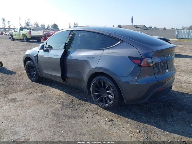 2023 TESLA MODEL Y 7SAYGDEE2PF896326 Photo 2