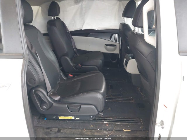 KNDNB4H3XR6331863 KIA Carnival Mpv Lx Seat Package