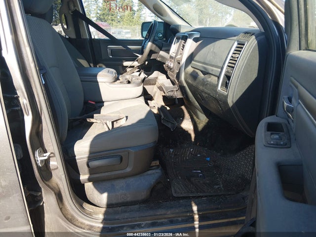 1C6RR7LG0ES305693 RAM 1500 Slt