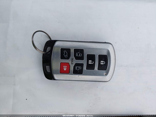 5TDDK3DC4ES086919 Toyota Sienna Xle 7 Passenger