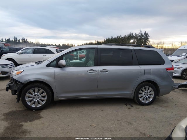 5TDDK3DC4ES086919 Toyota Sienna Xle 7 Passenger