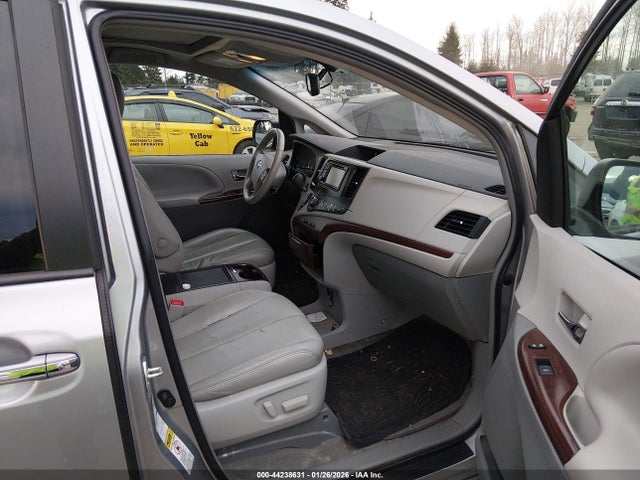 5TDDK3DC4ES086919 Toyota Sienna Xle 7 Passenger