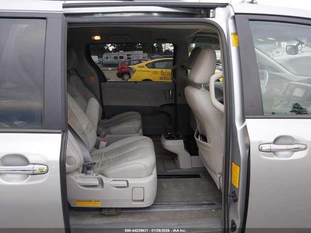 5TDDK3DC4ES086919 Toyota Sienna Xle 7 Passenger