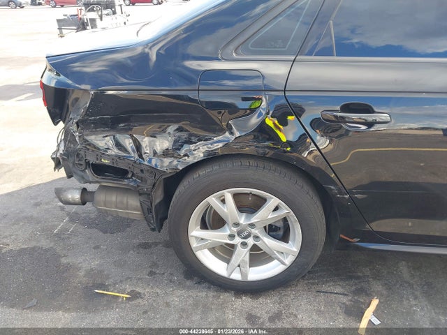2018 AUDI A4 WAUKMAF43JA029496 Photo 5