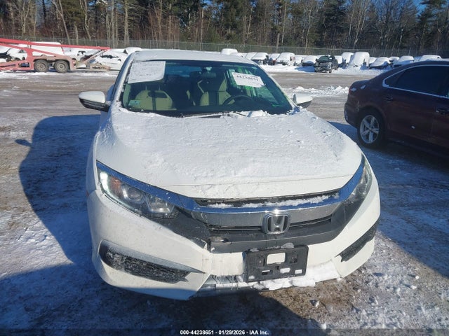 19XFC2F59JE205518 Honda Civic Lx