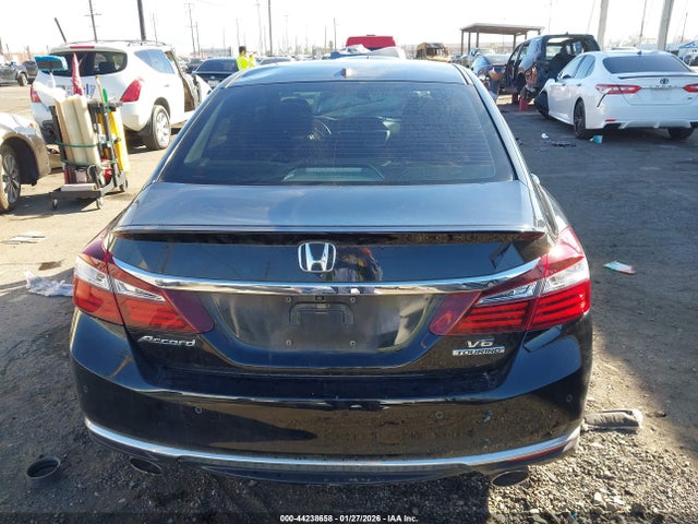 1HGCR3F97GA005311 Honda Accord Touring
