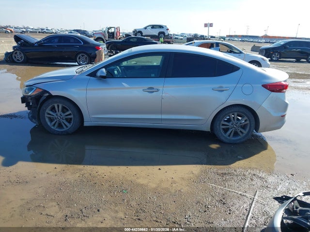 Продажа на аукционе авто 2017 Hyundai Elantra Se, vin: 5NPD84LF8HH156531, номер лота: 44238662