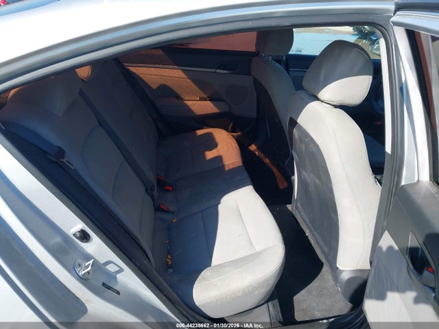 Продажа на аукционе авто 2017 Hyundai Elantra Se, vin: 5NPD84LF8HH156531, номер лота: 44238662