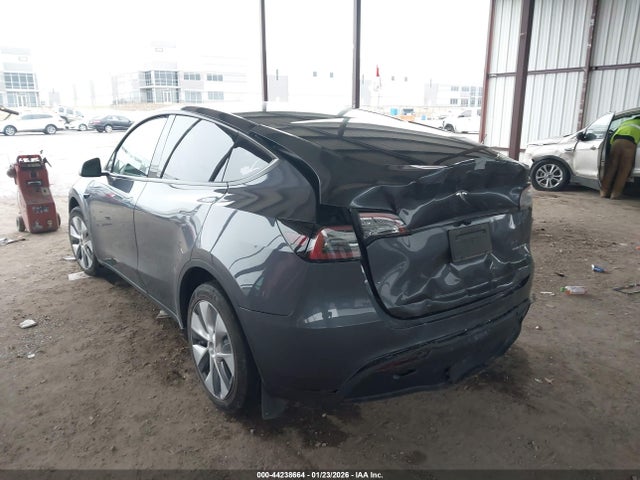 2023 TESLA MODEL Y 7SAYGDEE2PA144803 Photo 2