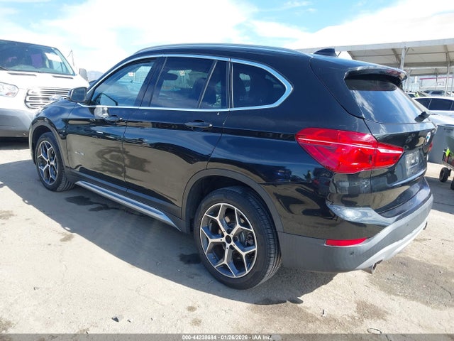2017 BMW X1 WBXHU7C30H5H33434 Photo 2