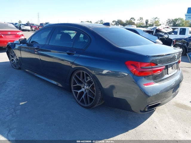 2017 BMW 740I WBA7E2C5XHG739749 Photo 2
