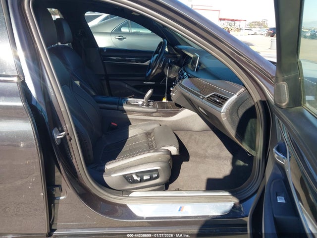 2017 BMW 740I WBA7E2C5XHG739749 Photo 4