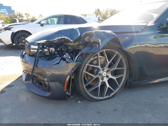 2017 BMW 740I WBA7E2C5XHG739749 Photo 5