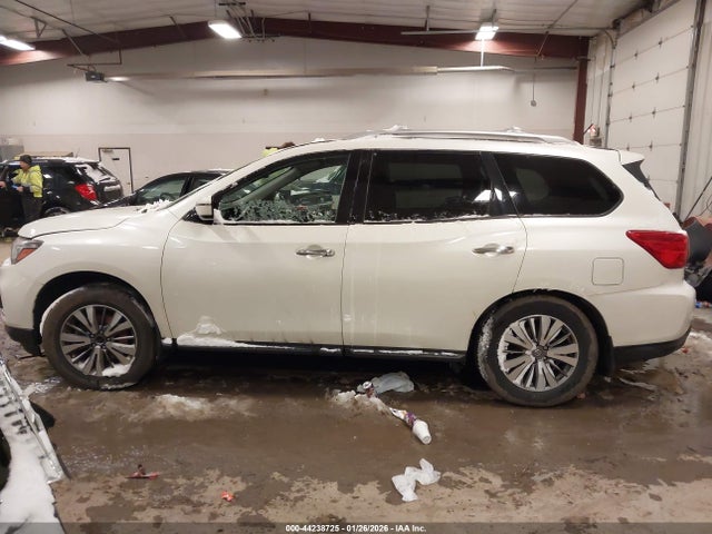 44238725 :رقم المزاد ، 5N1DR2MN3HC690938 vin ، 2017 Nissan Pathfinder Sv مزاد بيع