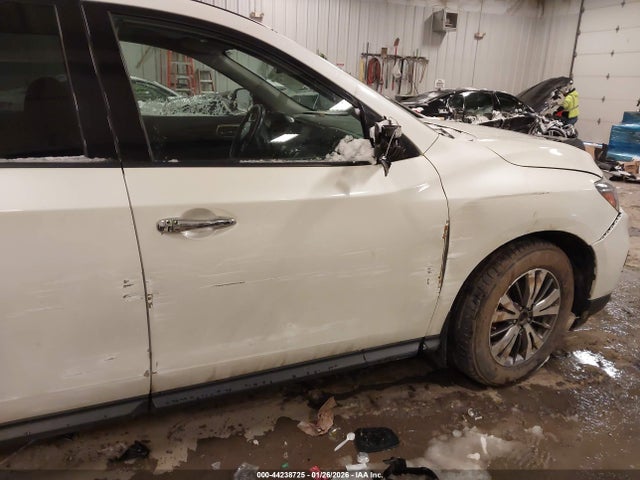 44238725 :رقم المزاد ، 5N1DR2MN3HC690938 vin ، 2017 Nissan Pathfinder Sv مزاد بيع