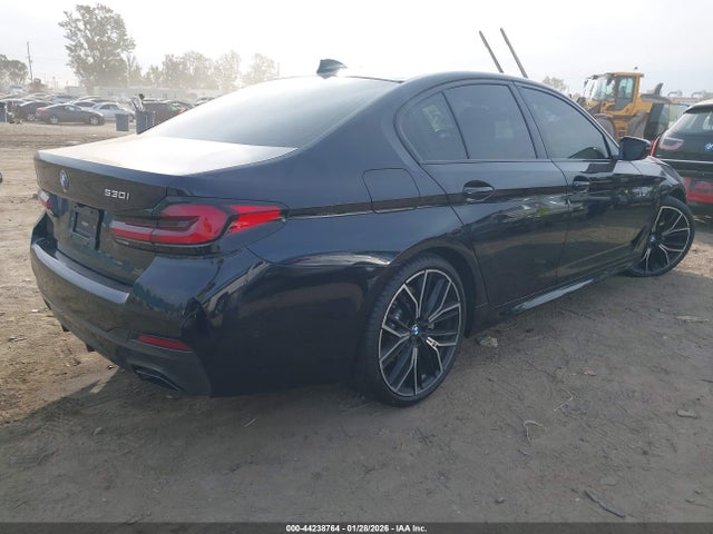 2022 BMW 530 WBA53BH00NCK25762 Photo 3