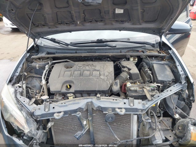 2T1BURHE8JC051853 Toyota COROLLA LE